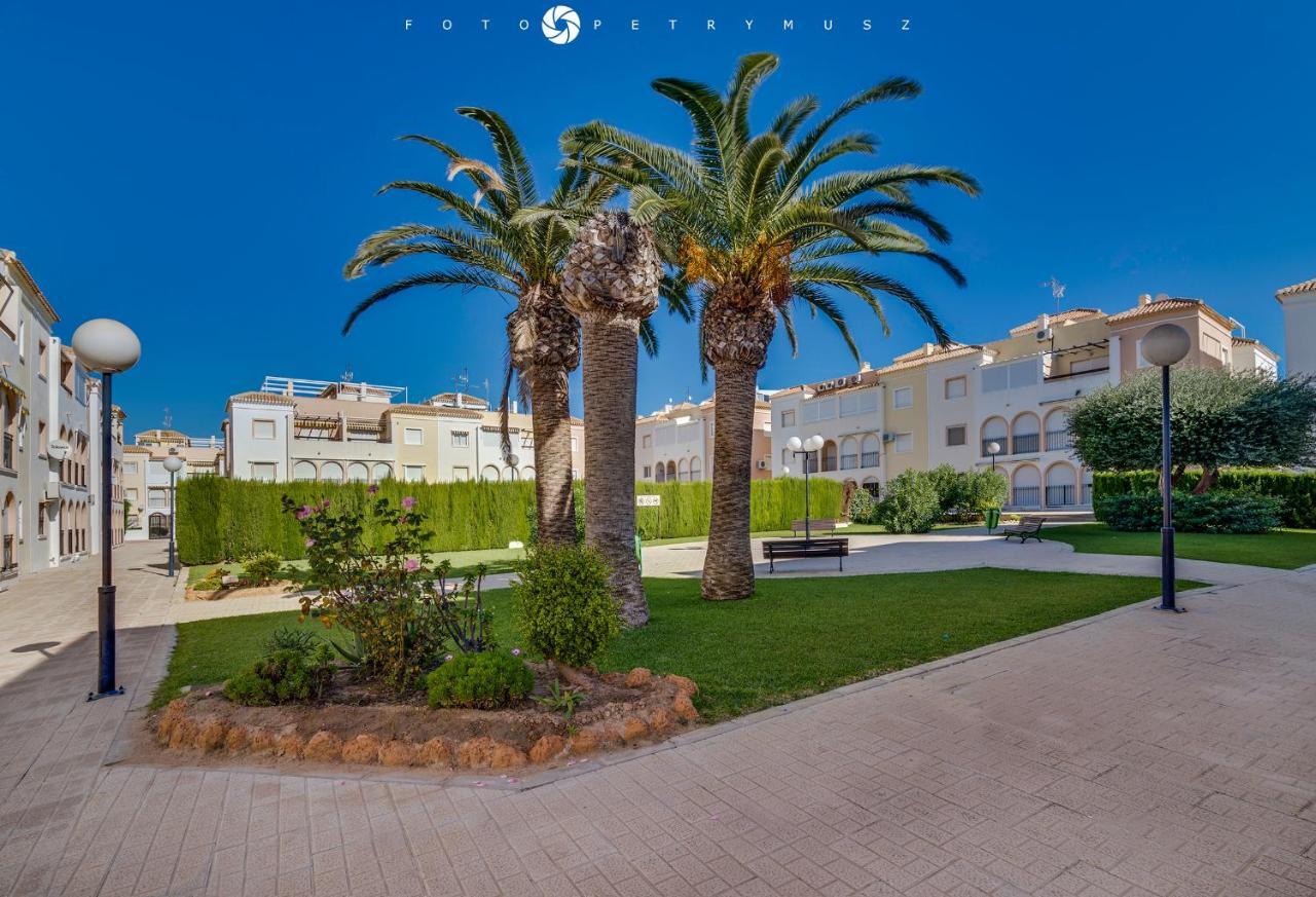 108 Apartament Fabulus Torrevieja Exteriér fotografie
